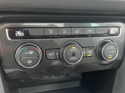 Photo 8 Volkswagen Tiguan  2.0 TDI 150ch Carat