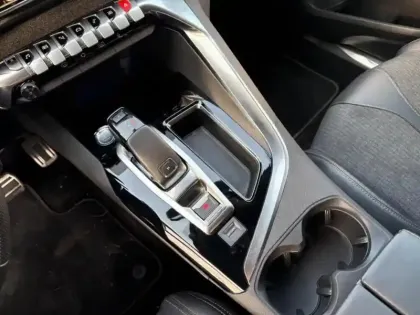 Photo 12 Peugeot 5008  1.6 PureTech 180ch S&S GT Line EAT8