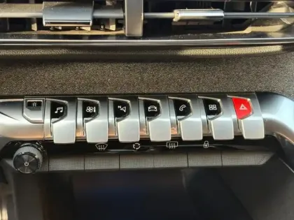 Photo 11 Peugeot 5008  1.6 PureTech 180ch S&S GT Line EAT8