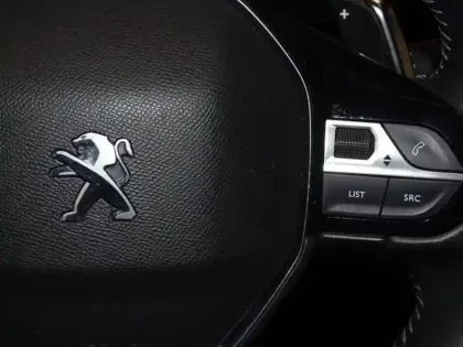 Photo 13 Peugeot 3008  1.2 PureTech 130ch S&S Style EAT8