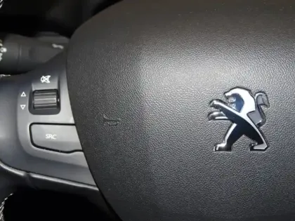 Photo 10 Peugeot 208  1.2 PureTech 82ch E6.c Allure 5p