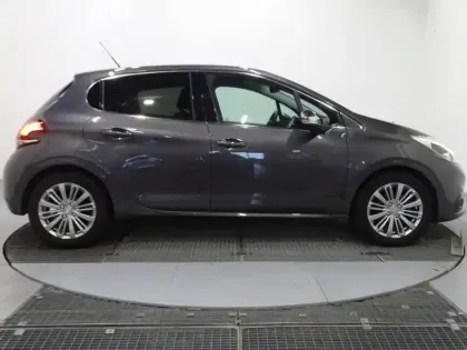 Photo 3 Peugeot 208  1.2 PureTech 82ch E6.c Allure 5p