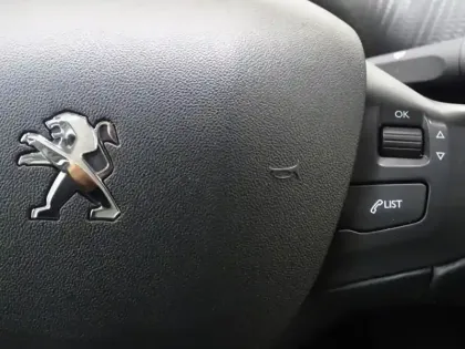 Photo 11 Peugeot 208  1.2 PureTech 82ch E6.c Allure 5p