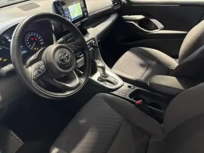 Photo 4 Toyota Yaris  116h Dynamic Business 5p + Programme Beyond Zero Academy MY22