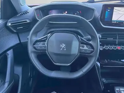 Photo 14 Peugeot 2008  e- 136ch Style