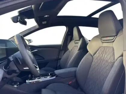 Photo 21 Audi Q6 E-tron  e-tron 306ch performance S line