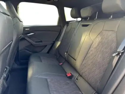 Photo 7 Audi Q6 E-tron  e-tron 306ch performance S line