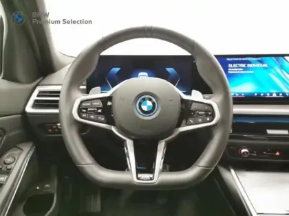 Photo 8 BMW Serie 3 Série 3 330eA 292ch M Sport