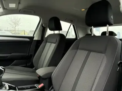 Photo 7 Volkswagen T-roc  1.0 TSI 110ch Life