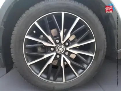 Photo 24 Toyota C-HR  184h Distinctive 2WD E-CVT MY20 Sieges chauf GPS Camera Attelage