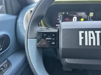 Photo 11 Fiat Grande Panda  1.2 Hybrid 100ch La Prima eDCT6