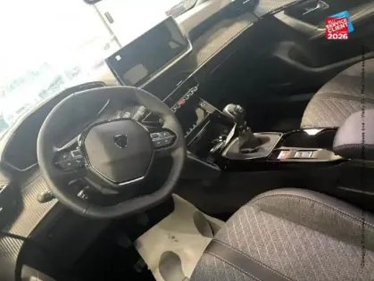 Photo 14 Peugeot 2008  1.2 100ch S&S Allure