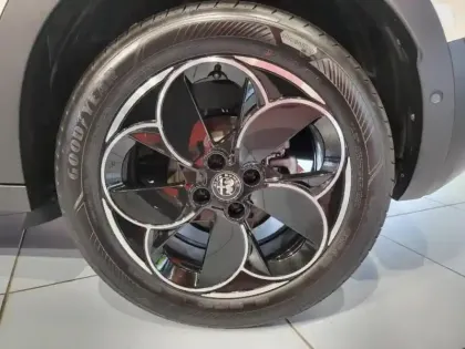 Photo 5 Alfa Romeo Junior  Elettrica 156ch Speciale