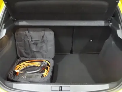 Photo 8 Peugeot 208  e- 136ch Allure