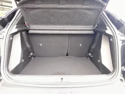 Photo 6 Peugeot 2008  1.2 Hybrid 136ch Allure e-DCS6