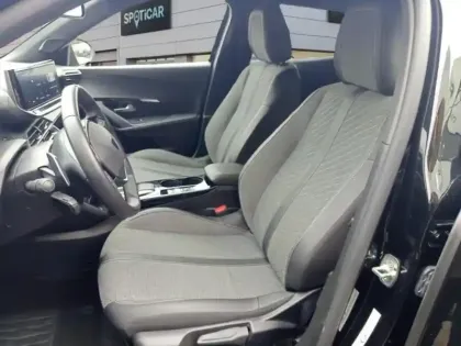 Photo 9 Peugeot 2008  1.2 Hybrid 136ch Allure e-DCS6