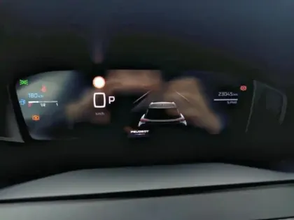 Photo 13 Peugeot 2008  1.2 Hybrid 136ch Allure e-DCS6