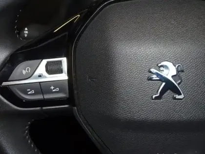 Photo 13 Peugeot 208  1.2 PureTech 75ch S&S Like