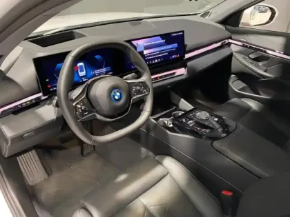 Photo 10 BMW Serie 5 Série 5 i5 340ch eDrive40