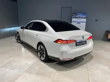 Photo 1 BMW Serie 5 Série 5 i5 340ch eDrive40