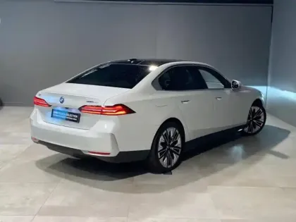 Photo 6 BMW Serie 5 Série 5 i5 340ch eDrive40