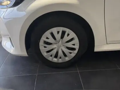 Photo 3 Toyota Yaris  116h Dynamic 5p MY22