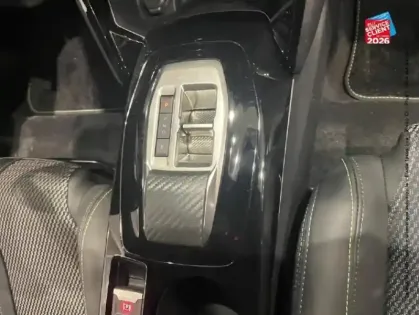 Photo 12 Peugeot 208  e- 136ch GT