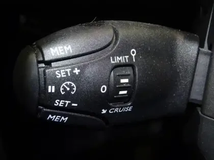 Photo 13 Peugeot 2008  1.2 PureTech 100ch S&S Allure