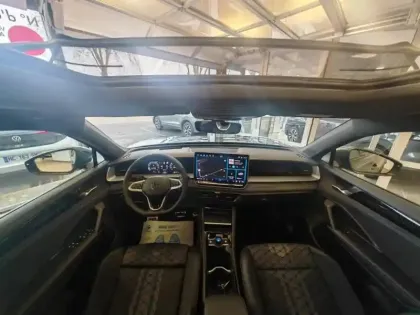 Photo 12 Volkswagen Tayron  1.5 eTSI 150ch R-Line Edition DSG7 7 places