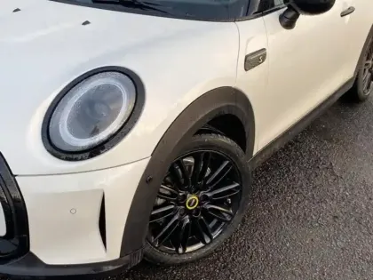 Photo 8 Mini Mini  Cooper SE 184ch Edition Premium Plus BVA 5CV