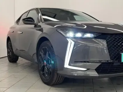 Photo 3 DS DS 4  E-TENSE 225ch Performance Line +