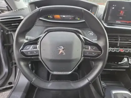 Photo 11 Peugeot 2008  1.2 PureTech 100ch S&S Allure
