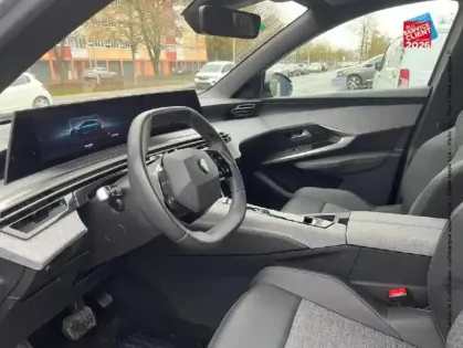 Photo 14 Peugeot 3008  1.2 Hybrid 136ch Allure e-DCS6