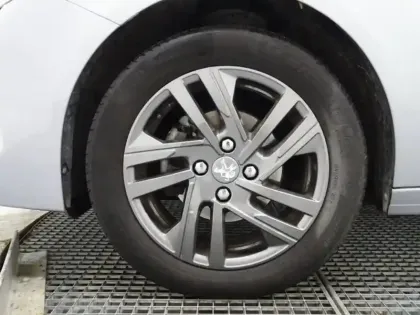 Photo 9 Peugeot 208  1.2 PureTech 75ch S&S Active Business