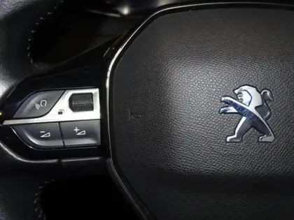 Photo 11 Peugeot 208  1.2 PureTech 75ch S&S Active Business