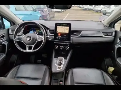 Photo 8 Renault Captur  1.6 E-Tech hybride rechargeable 160ch Initiale Paris -21