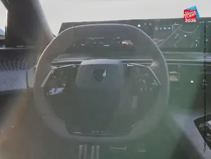 Photo 11 Peugeot 3008  1.2 Hybrid 145ch GT e-DCS6