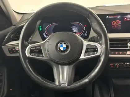 Photo 5 BMW Serie 1 Série 1 118iA 136ch Edition M Design DKG7