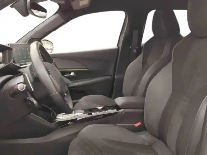 Photo 6 Peugeot 2008  1.5 BlueHDi 130ch S&S GT EAT8