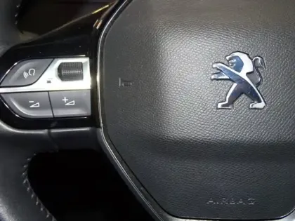 Photo 10 Peugeot 208  1.2 PureTech 75ch S&S Active BUSINESS