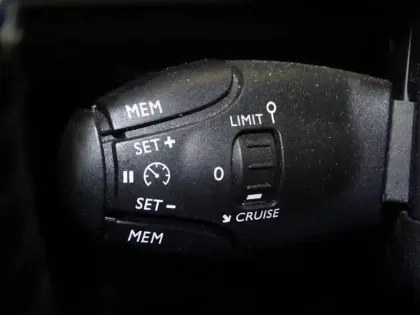 Photo 12 Peugeot 208  1.2 PureTech 75ch S&S Active BUSINESS