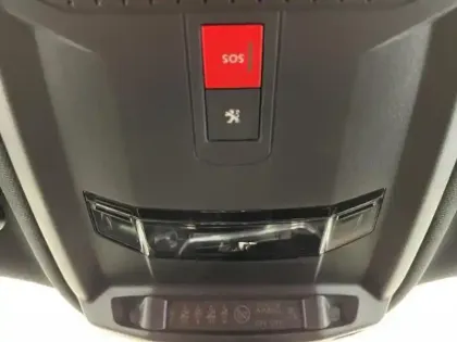 Photo 10 Peugeot 2008  1.2 PureTech 130ch S&S Allure Pack EAT8