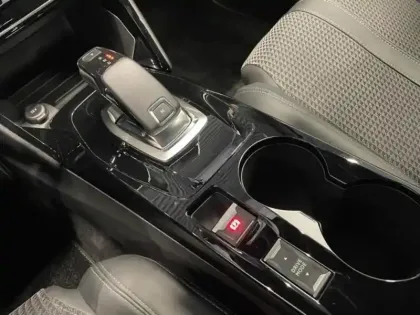 Photo 11 Peugeot 2008  1.2 PureTech 130ch S&S Allure Pack EAT8