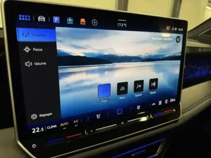 Photo 10 Volkswagen Tiguan  2.0 TDI 150ch R-Line Exclusive DSG7