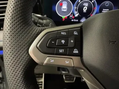 Photo 7 Volkswagen Tiguan  2.0 TDI 150ch R-Line Exclusive DSG7