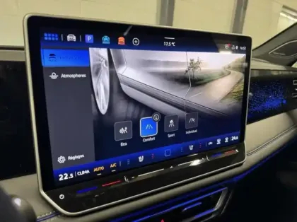 Photo 13 Volkswagen Tiguan  2.0 TDI 150ch R-Line Exclusive DSG7