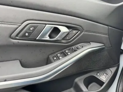 Photo 10 BMW Serie 3 Série 3 Touring 330eA xDrive 292ch M Sport