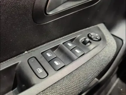 Photo 10 Peugeot 208  1.2 PureTech 75ch S&S Active Pack