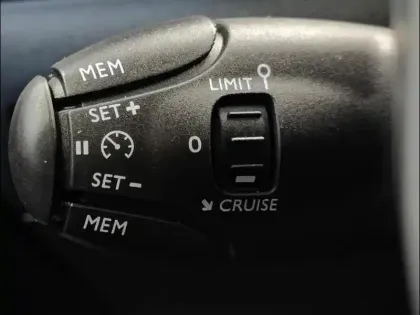 Photo 14 Peugeot 208  1.2 PureTech 75ch S&S Active Pack