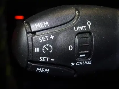 Photo 13 Peugeot 2008  1.2 PureTech 130ch S&S GT